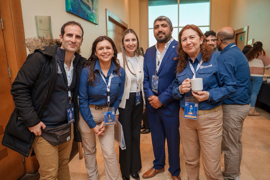 Networking entre asistentes del congreso 2025